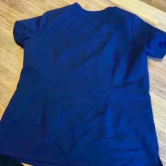 Figs Casma Three-Pocket Scrub Top - Picture 4 of 4